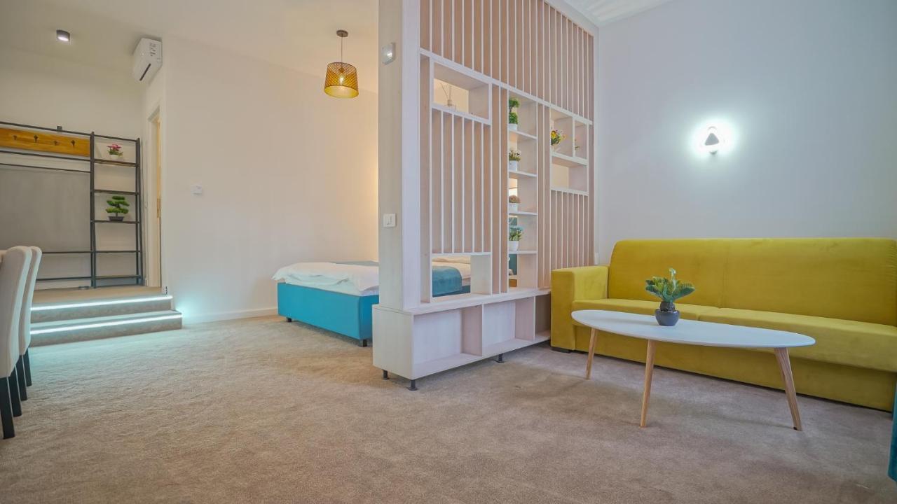 Zoom Rooms Braşov Buitenkant foto