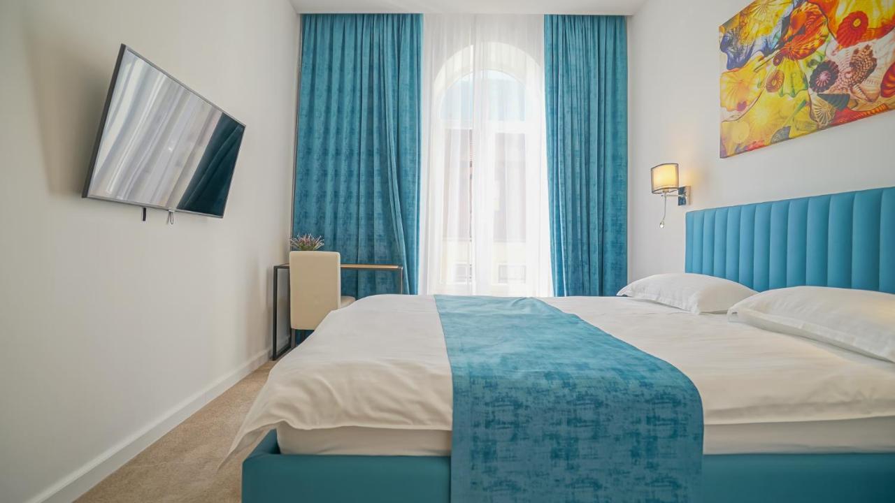 Zoom Rooms Braşov Buitenkant foto