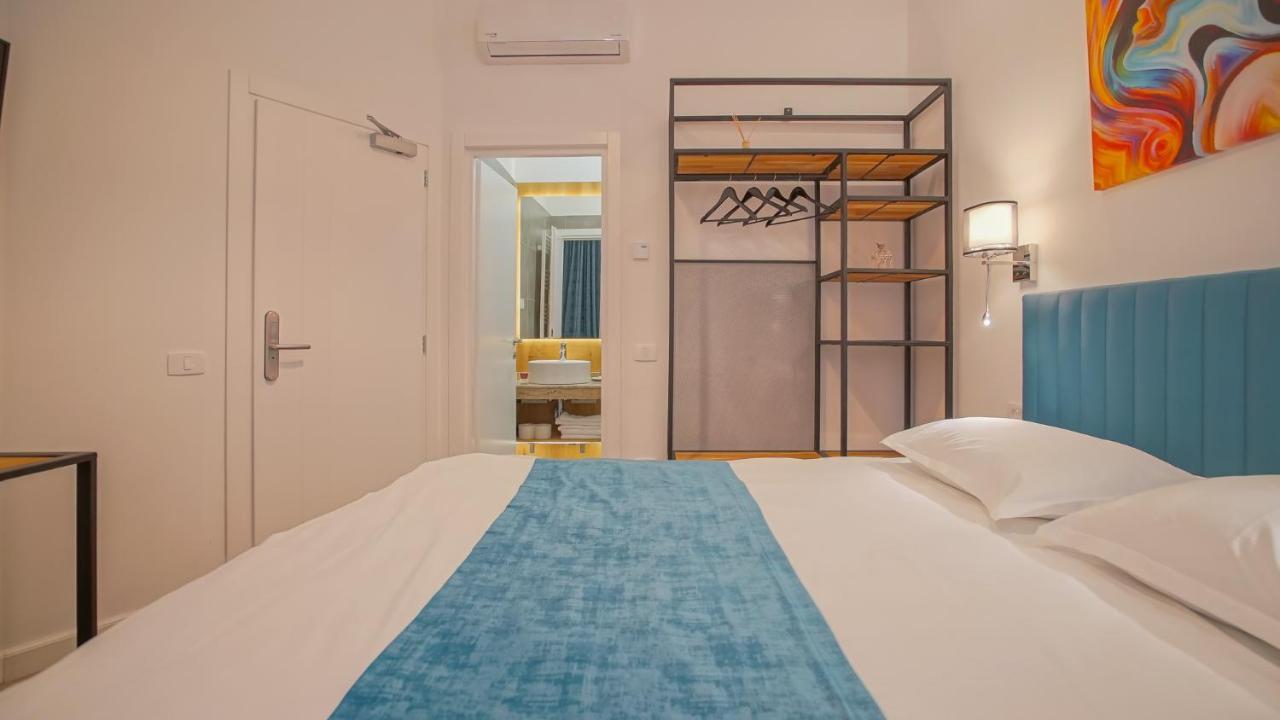Zoom Rooms Braşov Buitenkant foto