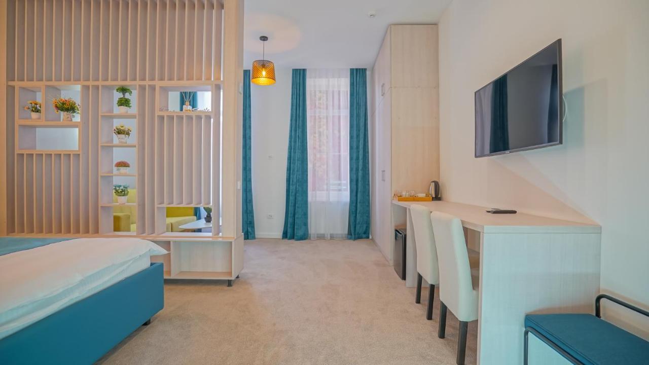 Zoom Rooms Braşov Buitenkant foto
