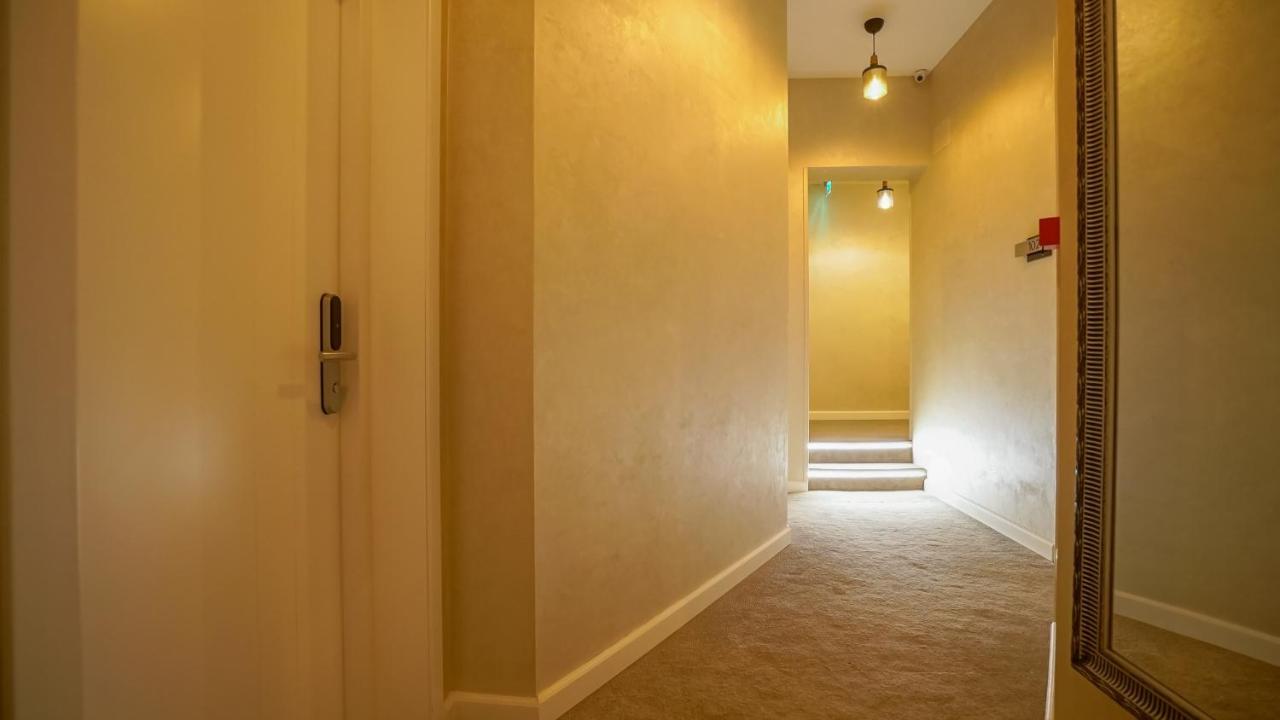 Zoom Rooms Braşov Buitenkant foto