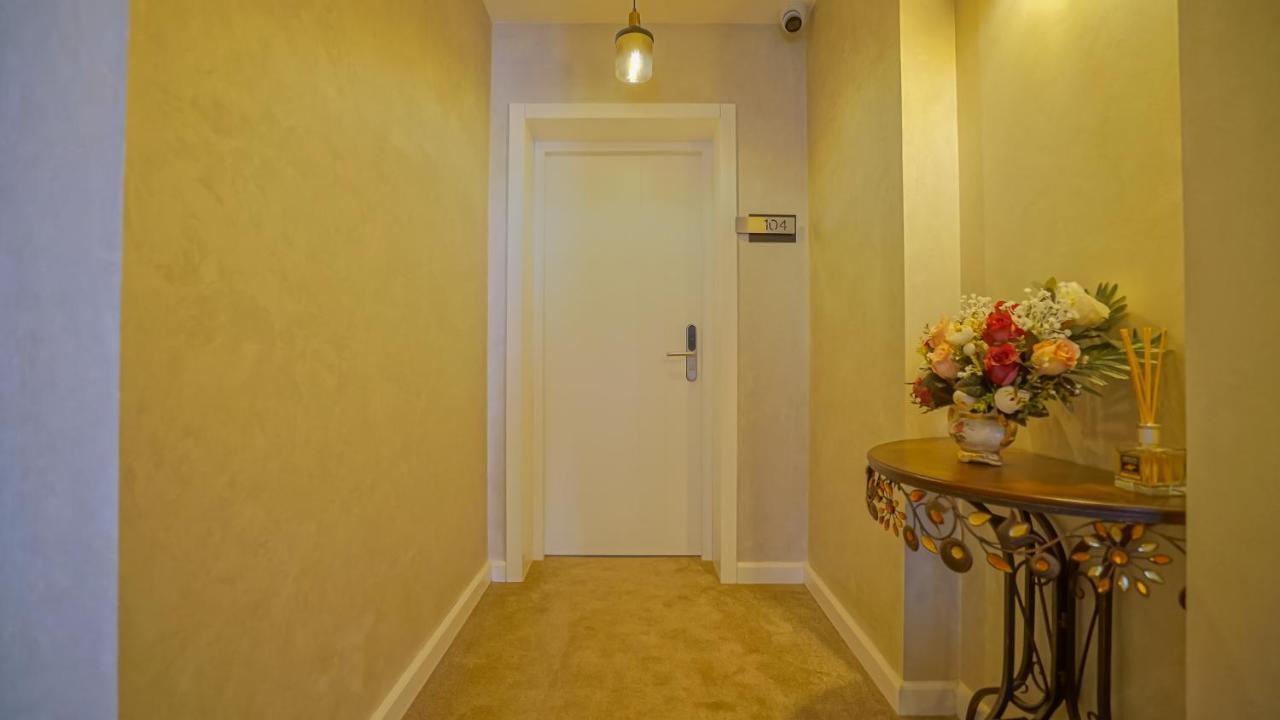Zoom Rooms Braşov Buitenkant foto